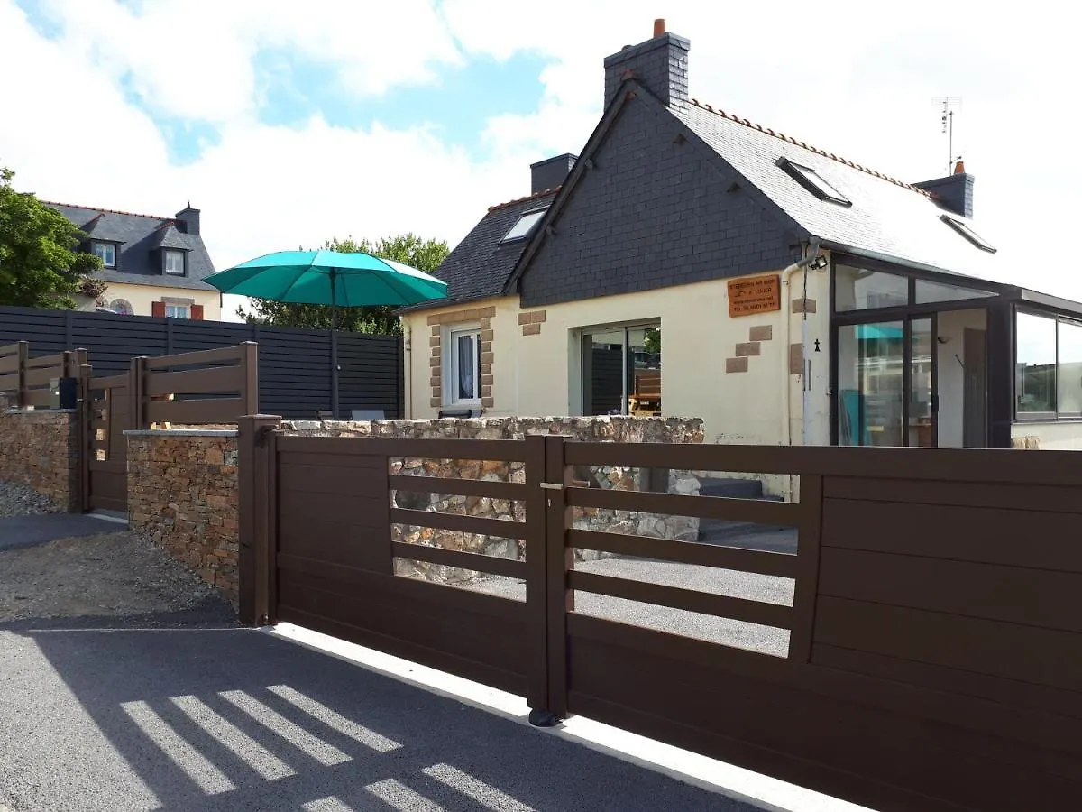 Holiday home Gite Mer Et Plage, 150M From The Beach, Stereden Ar Mor Telgruc-sur-Mer